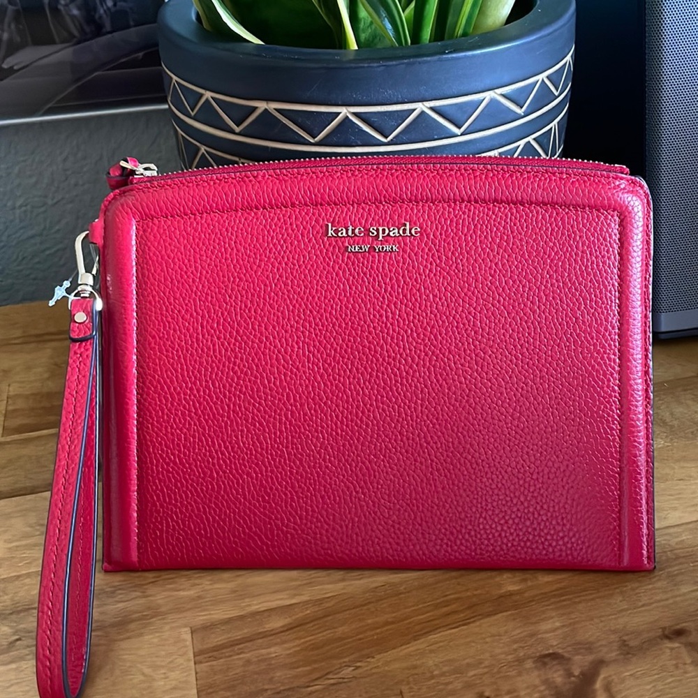 Authentic Kate Spade New York Lingonberry(600) pebbled leather wristlet K5612